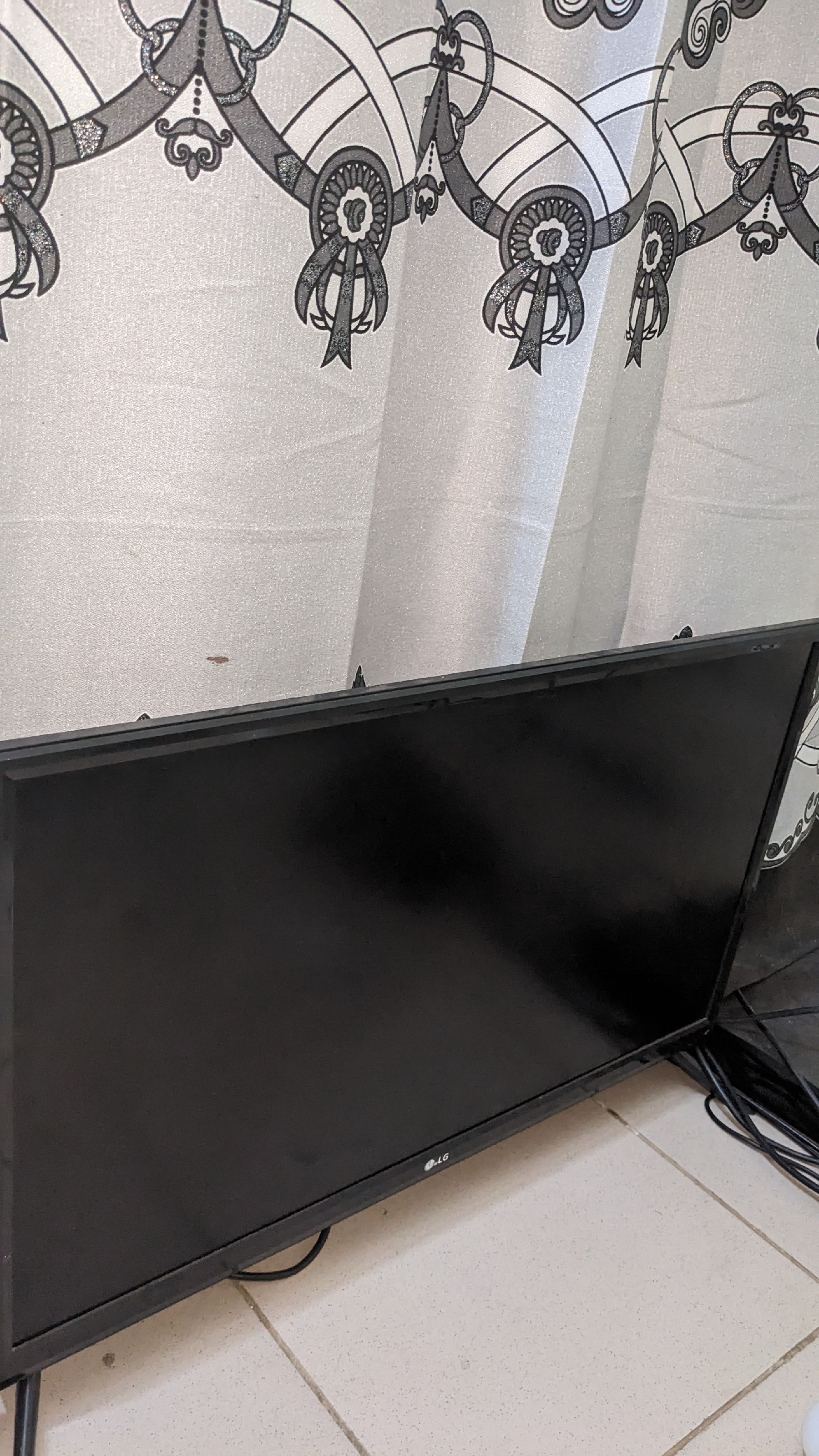 TÉLÉ 32 POUCE ET UNE PS3