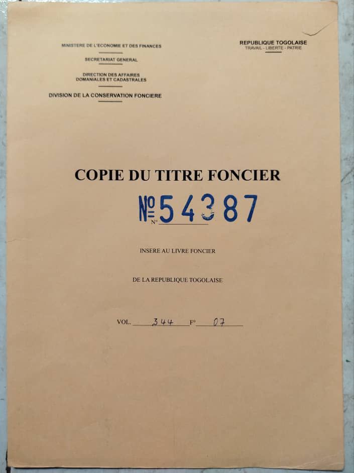 TERRAIN A VENDRE