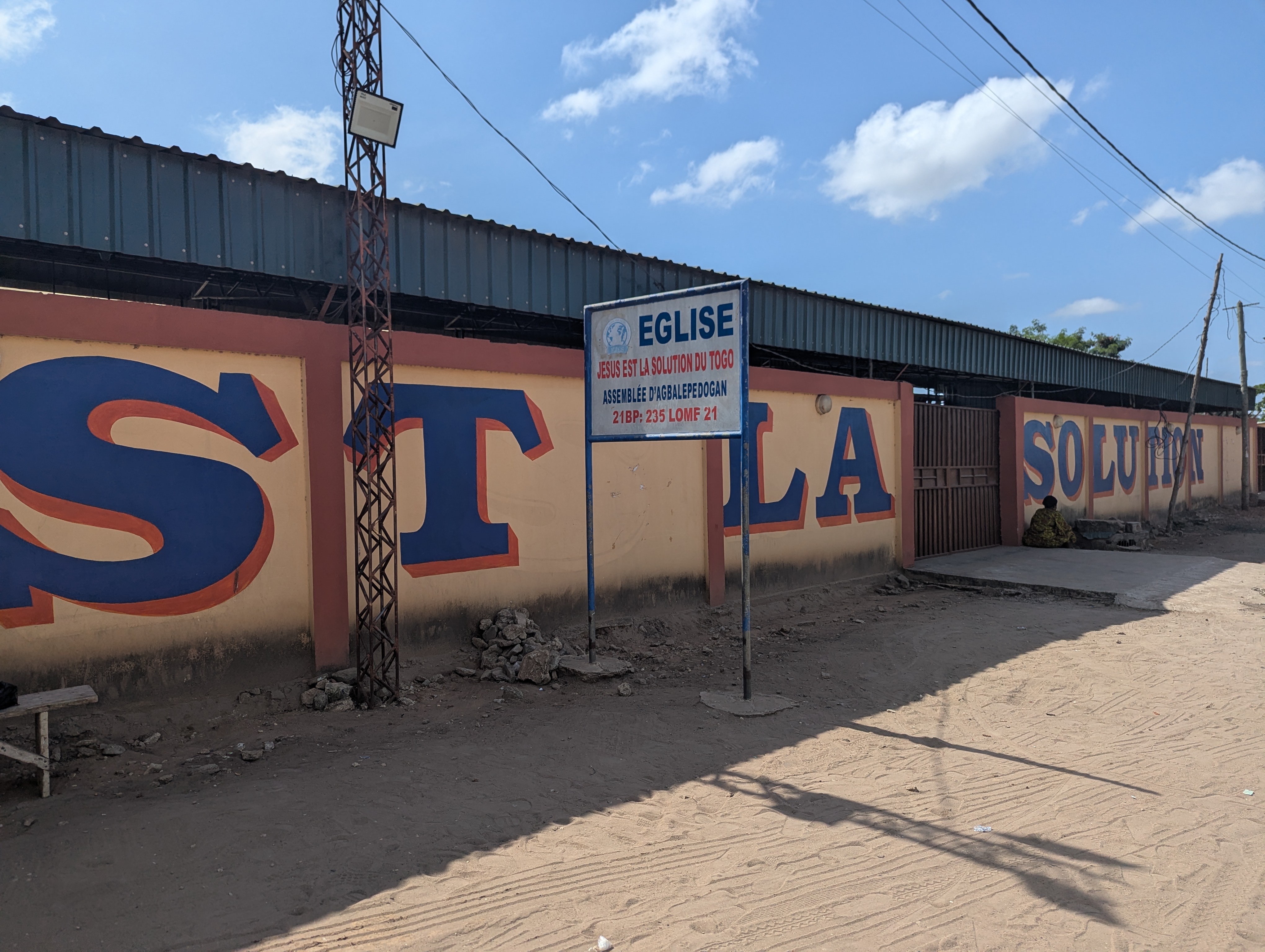 EGLISE JESUS EST LA SOLUTION DU TOGO (Agbalepedo)