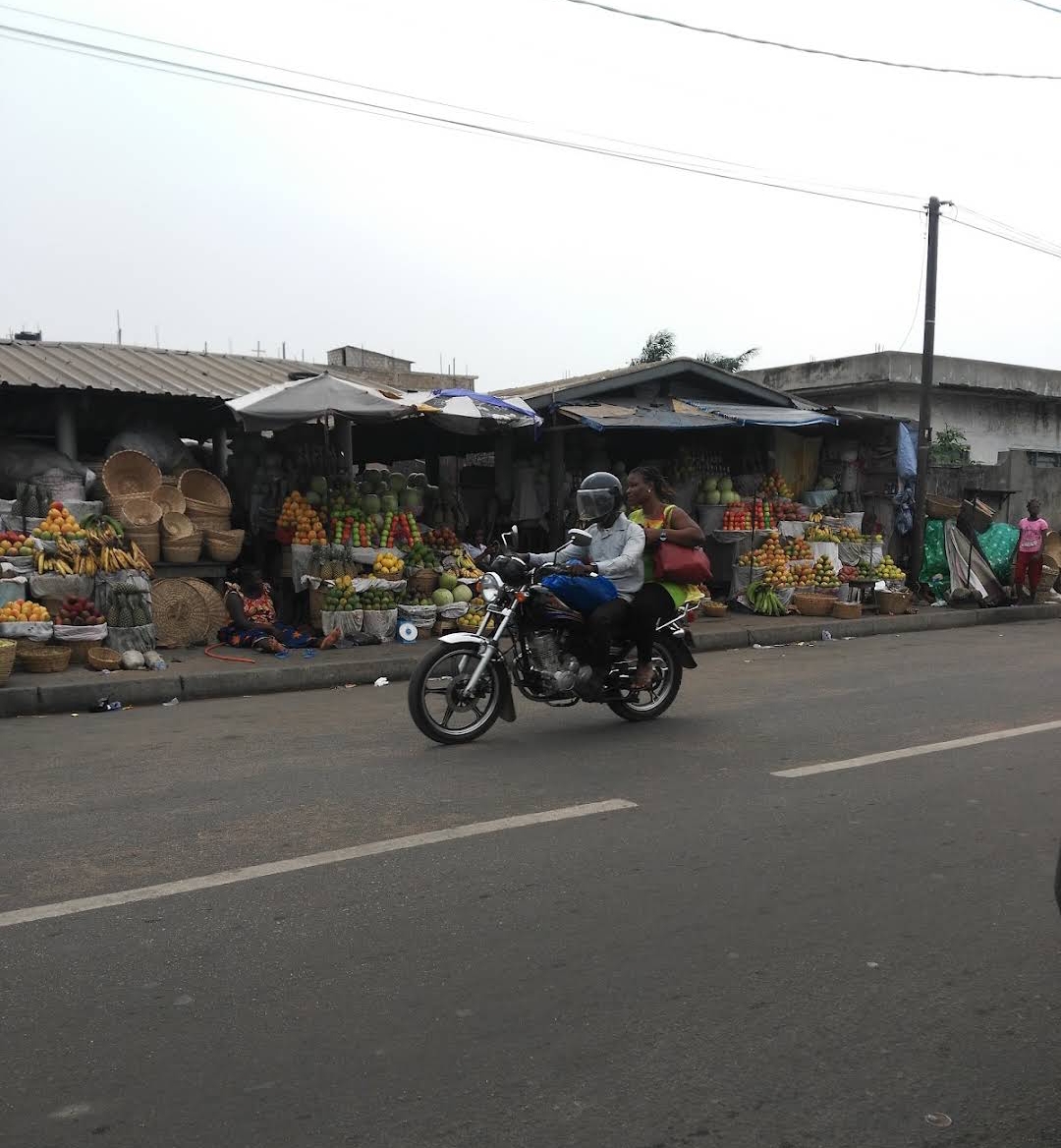 Marché des fruits hanoukopé