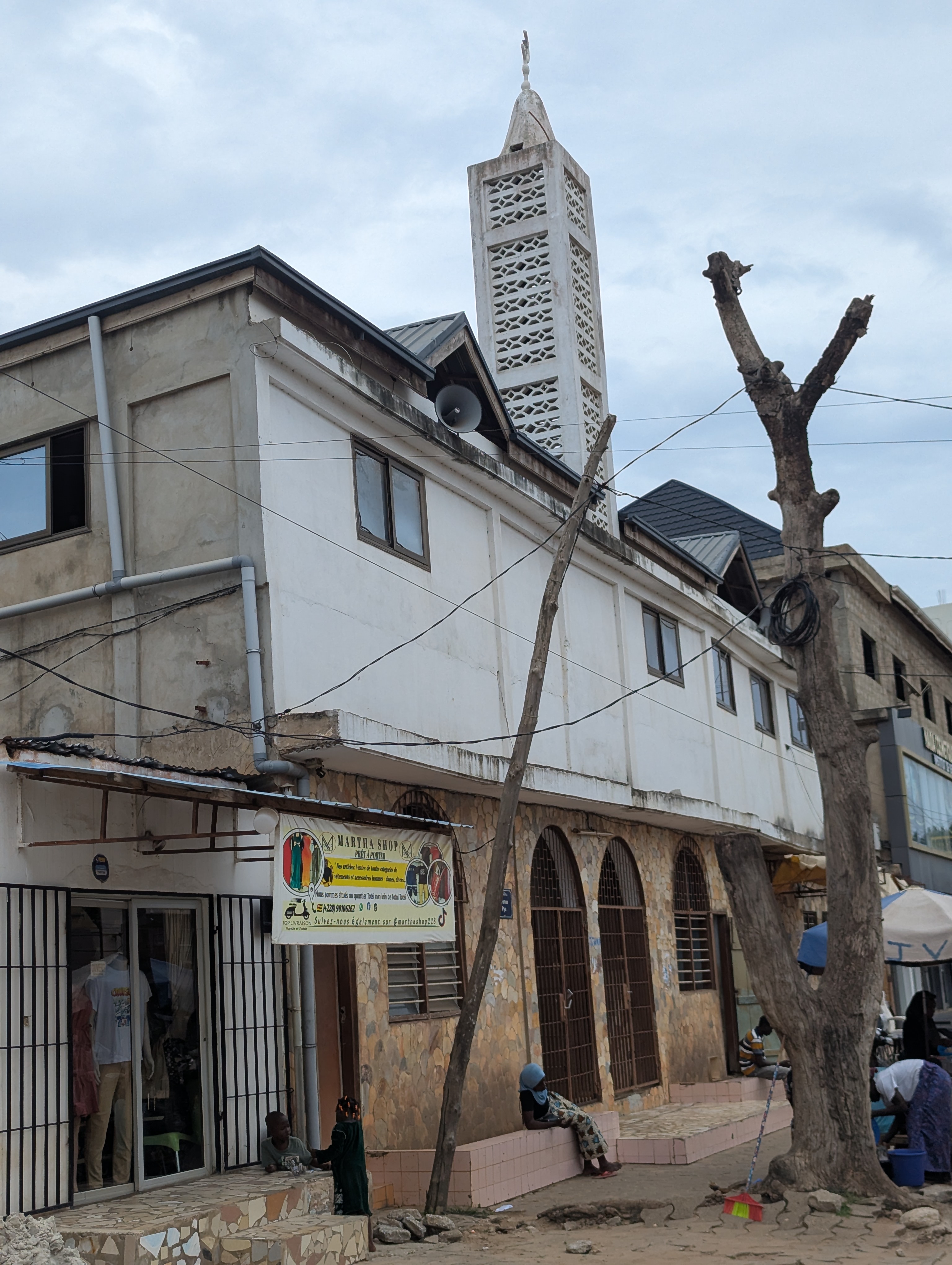 Grand Mosquée de Totsi marché
